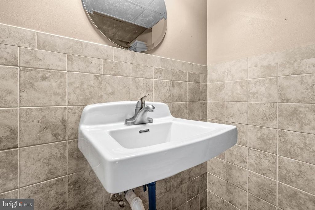 Image 25 of property listing at 8041 BOSLEY CT, Glen Burnie, MD 21061