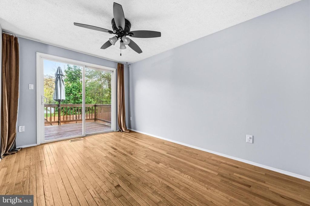 Image 9 of property listing at 8041 BOSLEY CT, Glen Burnie, MD 21061