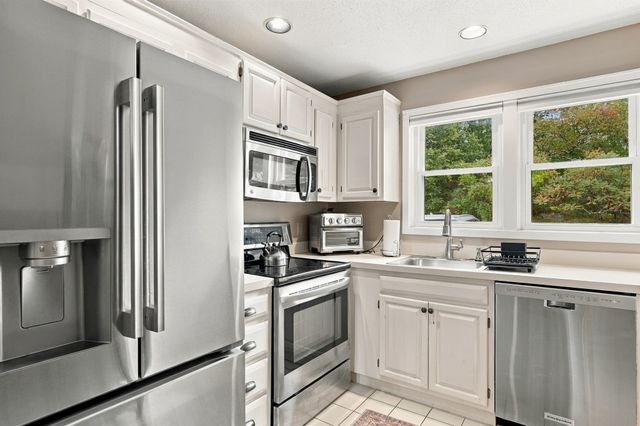 52 Pickman Rd 3B, Salem, MA 01970