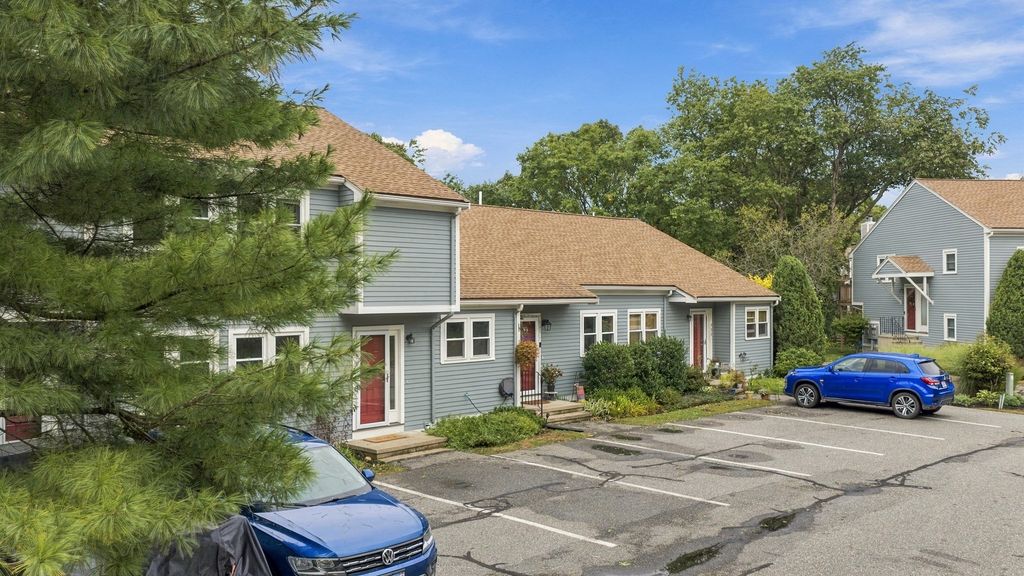 52 Pickman Rd 3B, Salem, MA 01970