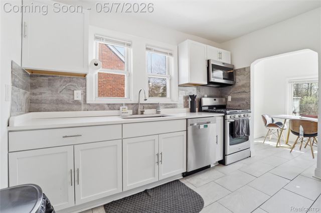 21412 Reimanville Avenue, Royal Oak Charter Township, MI 48220