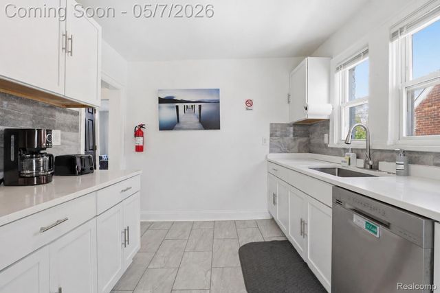 21412 Reimanville Avenue, Royal Oak Charter Township, MI 48220