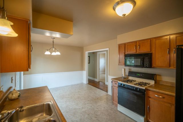 1355 W Broadway Avenue, Muskegon, MI 49441