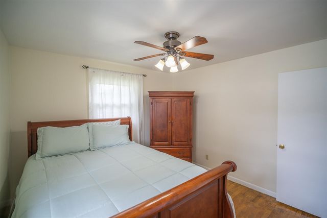1355 W Broadway Avenue, Muskegon, MI 49441