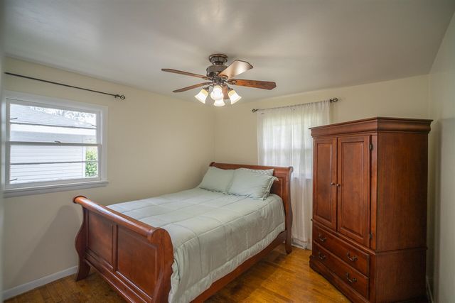 1355 W Broadway Avenue, Muskegon, MI 49441