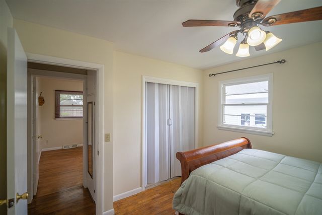 1355 W Broadway Avenue, Muskegon, MI 49441