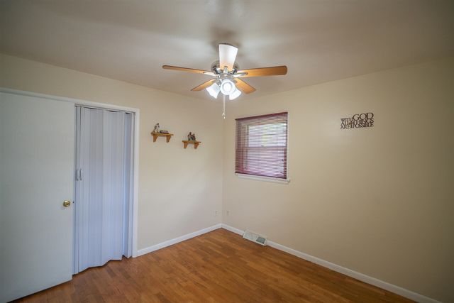 1355 W Broadway Avenue, Muskegon, MI 49441