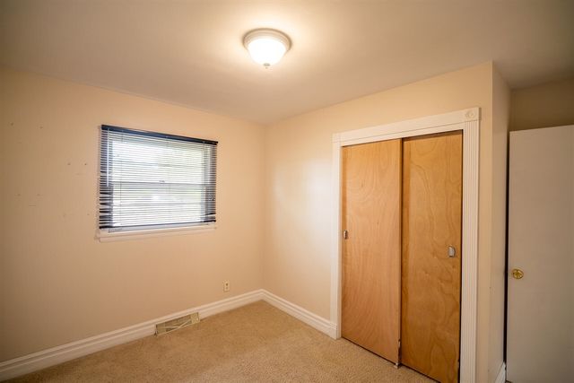 1355 W Broadway Avenue, Muskegon, MI 49441