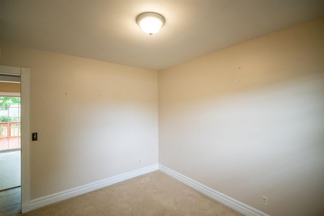 1355 W Broadway Avenue, Muskegon, MI 49441