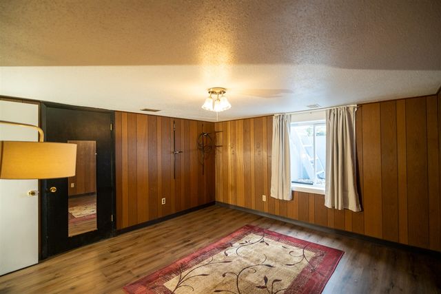 1355 W Broadway Avenue, Muskegon, MI 49441