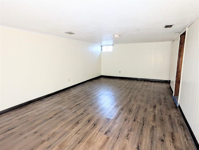 1355 W Broadway Avenue, Muskegon, MI 49441