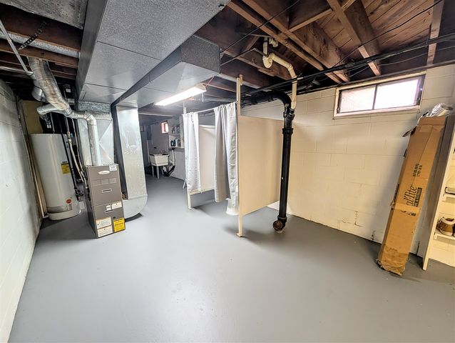 1355 W Broadway Avenue, Muskegon, MI 49441