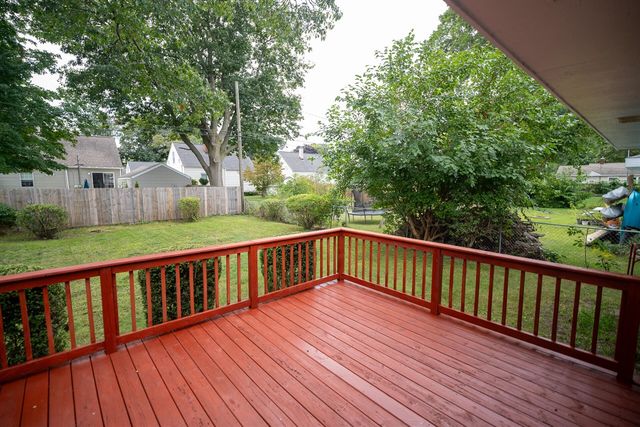 1355 W Broadway Avenue, Muskegon, MI 49441