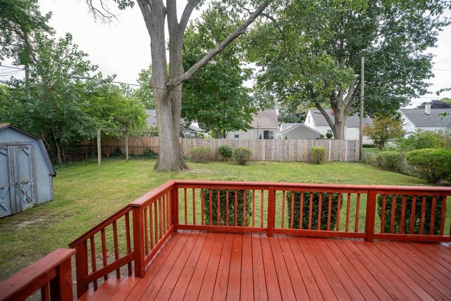 1355 W Broadway Avenue, Muskegon, MI 49441