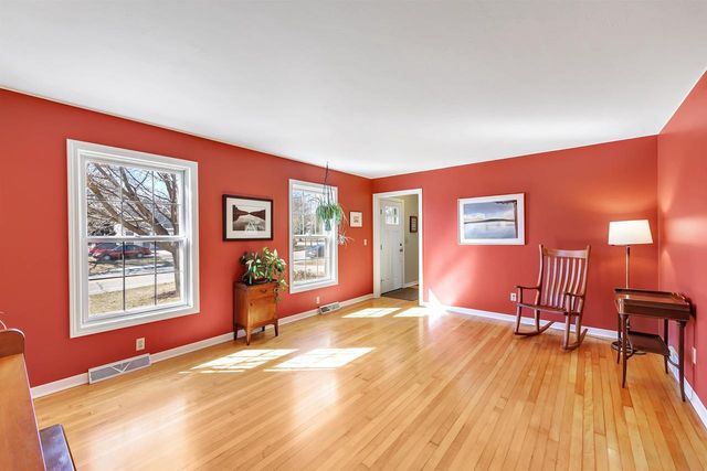 1460 WOODMONT WAY, Ashwaubenon, WI 54313