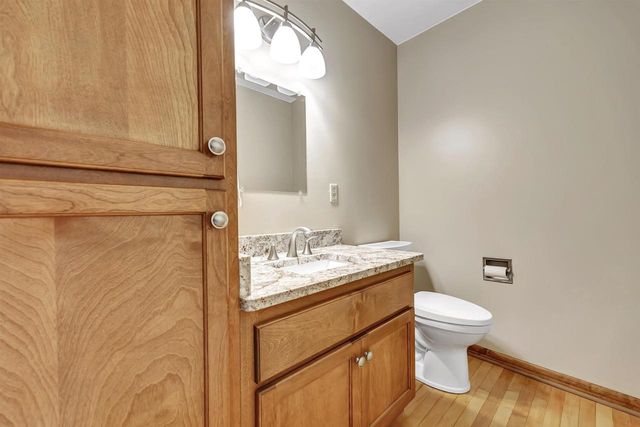 1460 WOODMONT WAY, Ashwaubenon, WI 54313