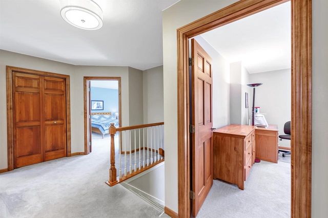 1460 WOODMONT WAY, Ashwaubenon, WI 54313