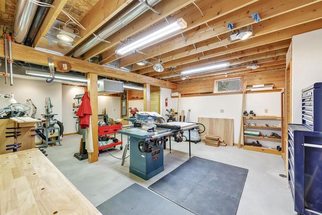 1460 WOODMONT WAY, Ashwaubenon, WI 54313