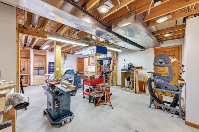 1460 WOODMONT WAY, Ashwaubenon, WI 54313