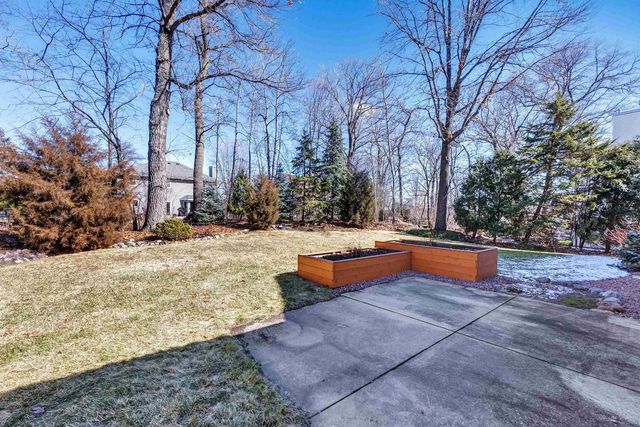 1460 WOODMONT WAY, Ashwaubenon, WI 54313