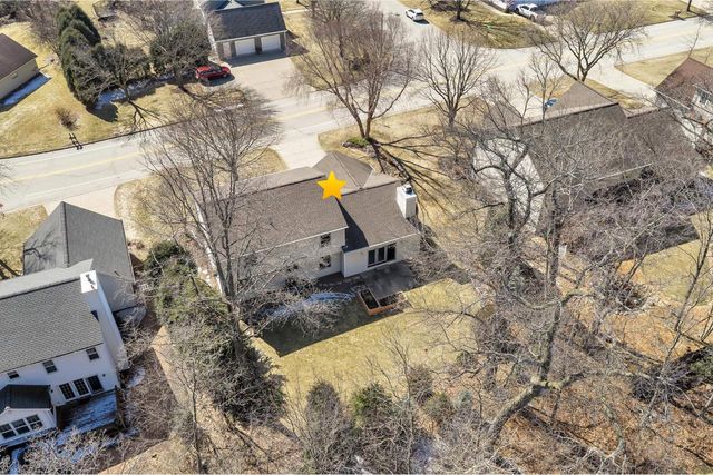1460 WOODMONT WAY, Ashwaubenon, WI 54313