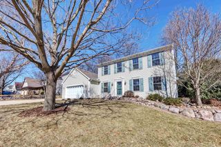 1460 WOODMONT WAY, Ashwaubenon, WI 54313