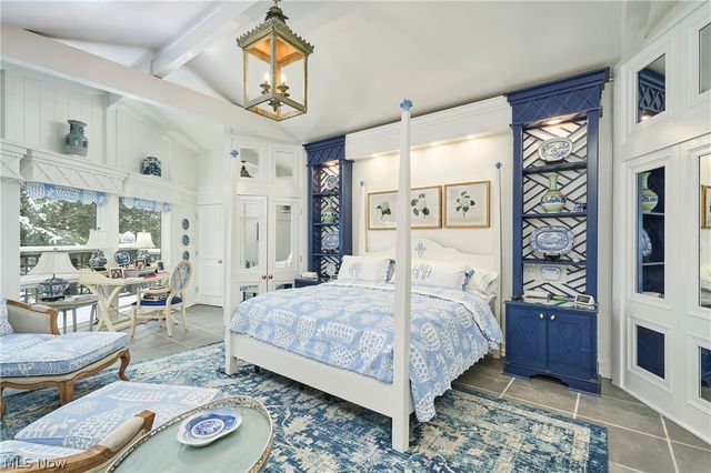 1200 Yellow Creek Lane, Akron, OH 44333