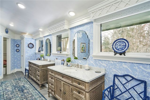 1200 Yellow Creek Lane, Akron, OH 44333