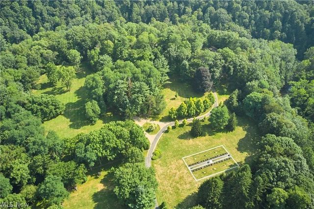 1200 Yellow Creek Lane, Akron, OH 44333