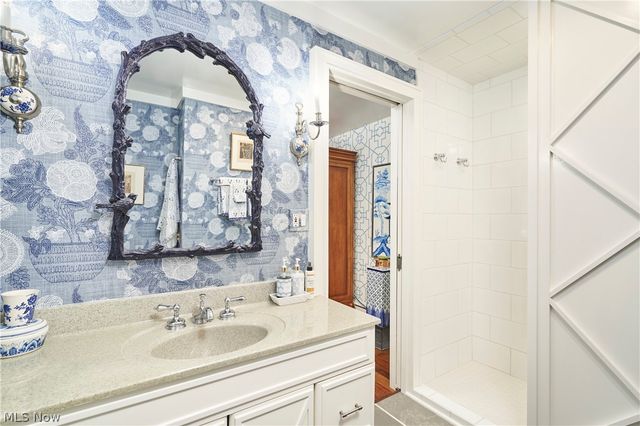 1200 Yellow Creek Lane, Akron, OH 44333