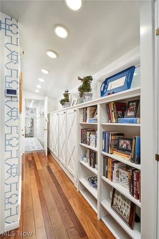 1200 Yellow Creek Lane, Akron, OH 44333