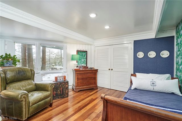 1200 Yellow Creek Lane, Akron, OH 44333