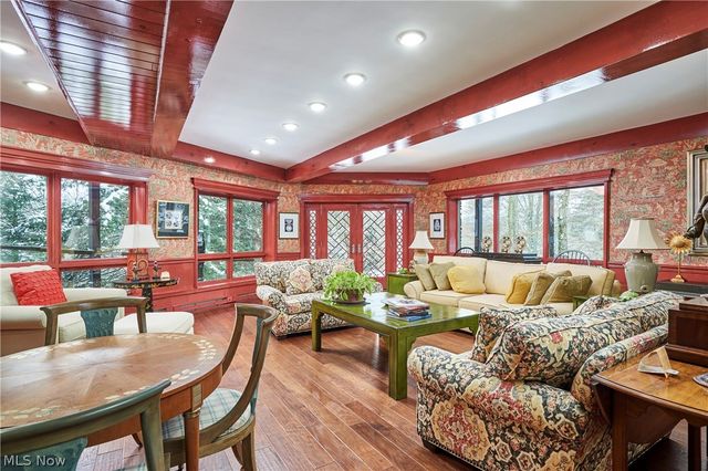 1200 Yellow Creek Lane, Akron, OH 44333