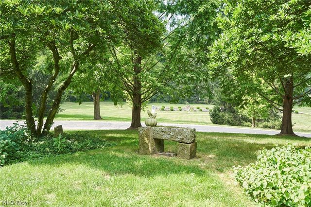 1200 Yellow Creek Lane, Akron, OH 44333