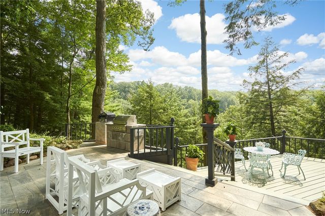 1200 Yellow Creek Lane, Akron, OH 44333