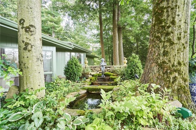 1200 Yellow Creek Lane, Akron, OH 44333