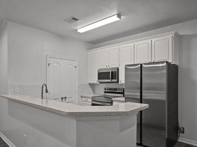 1501 Cedar Elm Drive 101, Euless, TX 76039