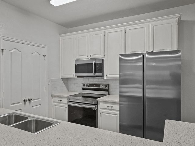 1501 Cedar Elm Drive 101, Euless, TX 76039