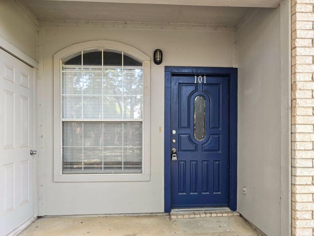 1501 Cedar Elm Drive 101, Euless, TX 76039