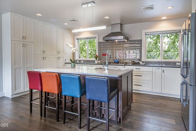 909 NW Delaware Avenue, Bend, OR 97703