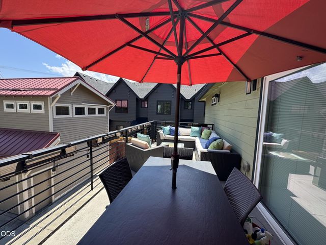 909 NW Delaware Avenue, Bend, OR 97703