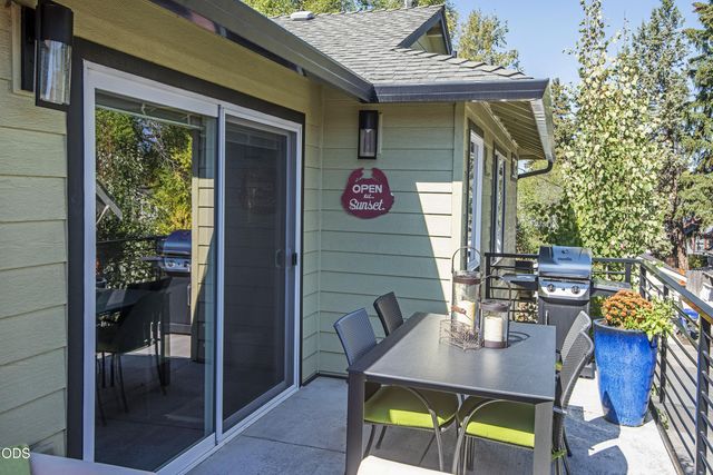 909 NW Delaware Avenue, Bend, OR 97703