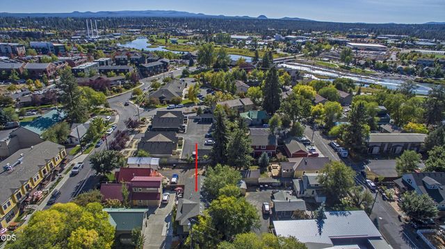909 NW Delaware Avenue, Bend, OR 97703