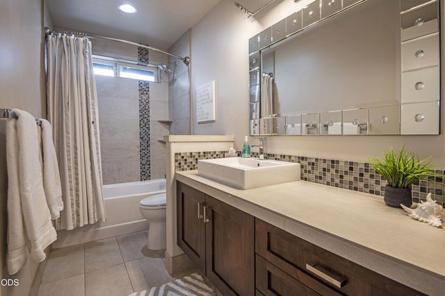 909 NW Delaware Avenue, Bend, OR 97703
