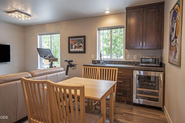 909 NW Delaware Avenue, Bend, OR 97703