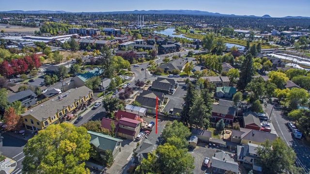 909 NW Delaware Avenue, Bend, OR 97703