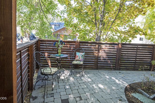 909 NW Delaware Avenue, Bend, OR 97703