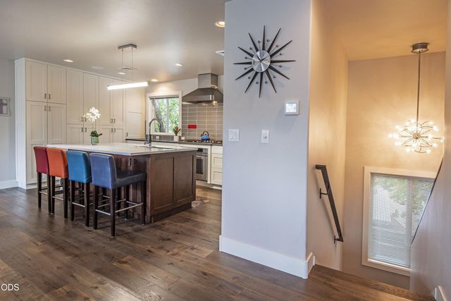 909 NW Delaware Avenue, Bend, OR 97703