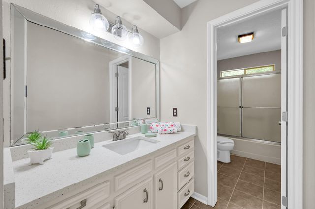 169 April Wind Court, Conroe, TX 77356
