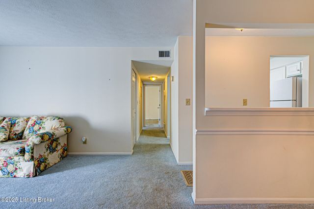 714 La Fontenay Ct, Louisville, KY 40223